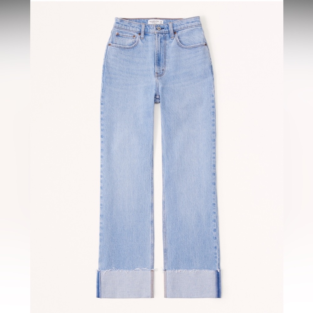 Abercrombie & Fitch - Curve Love High Rise 90s Relaxed Jeans